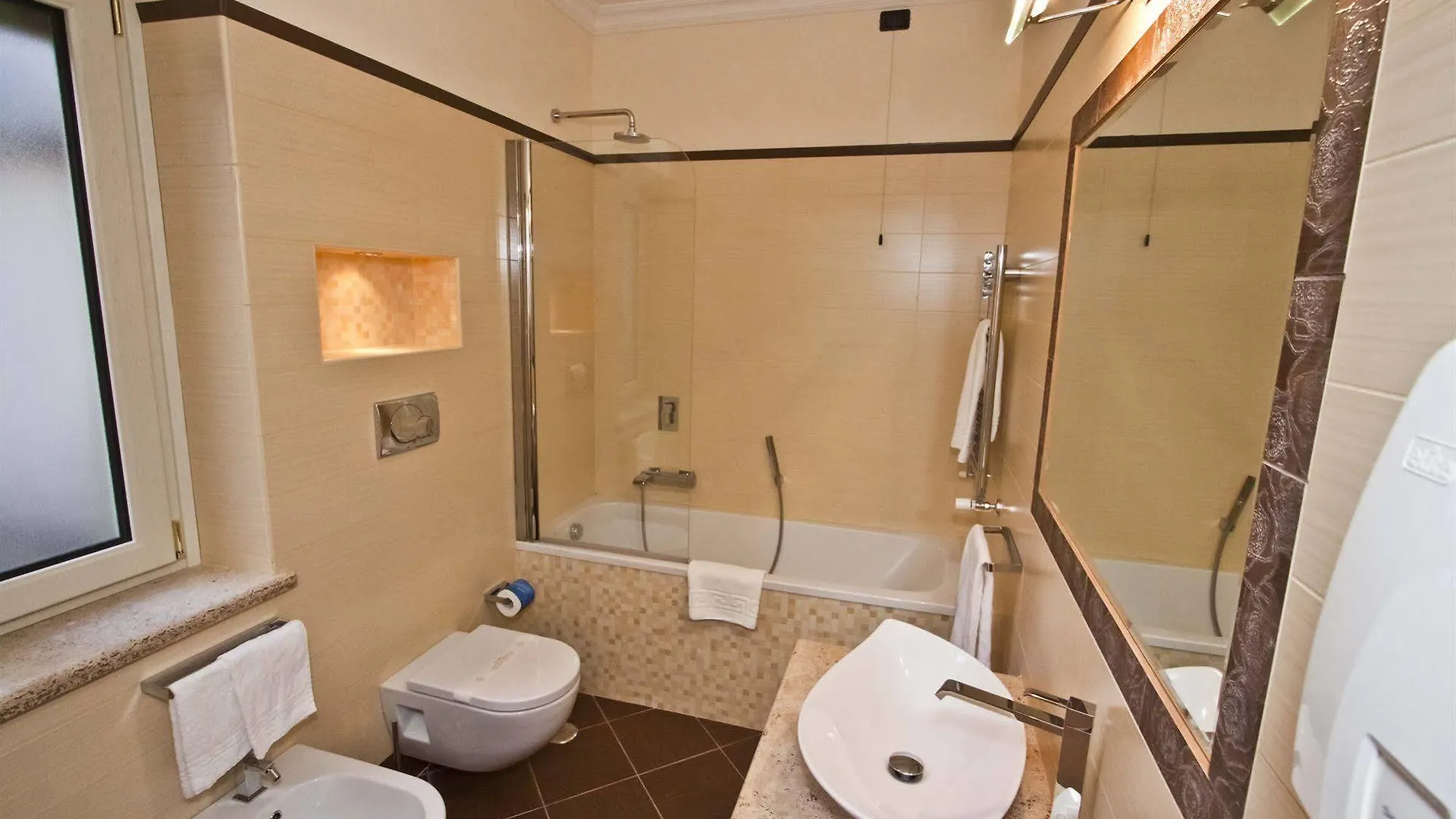 B And B Roof Garden Zaccardi 罗马 2*,