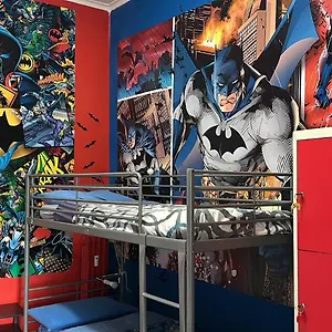 Konukevi Comics, Roma