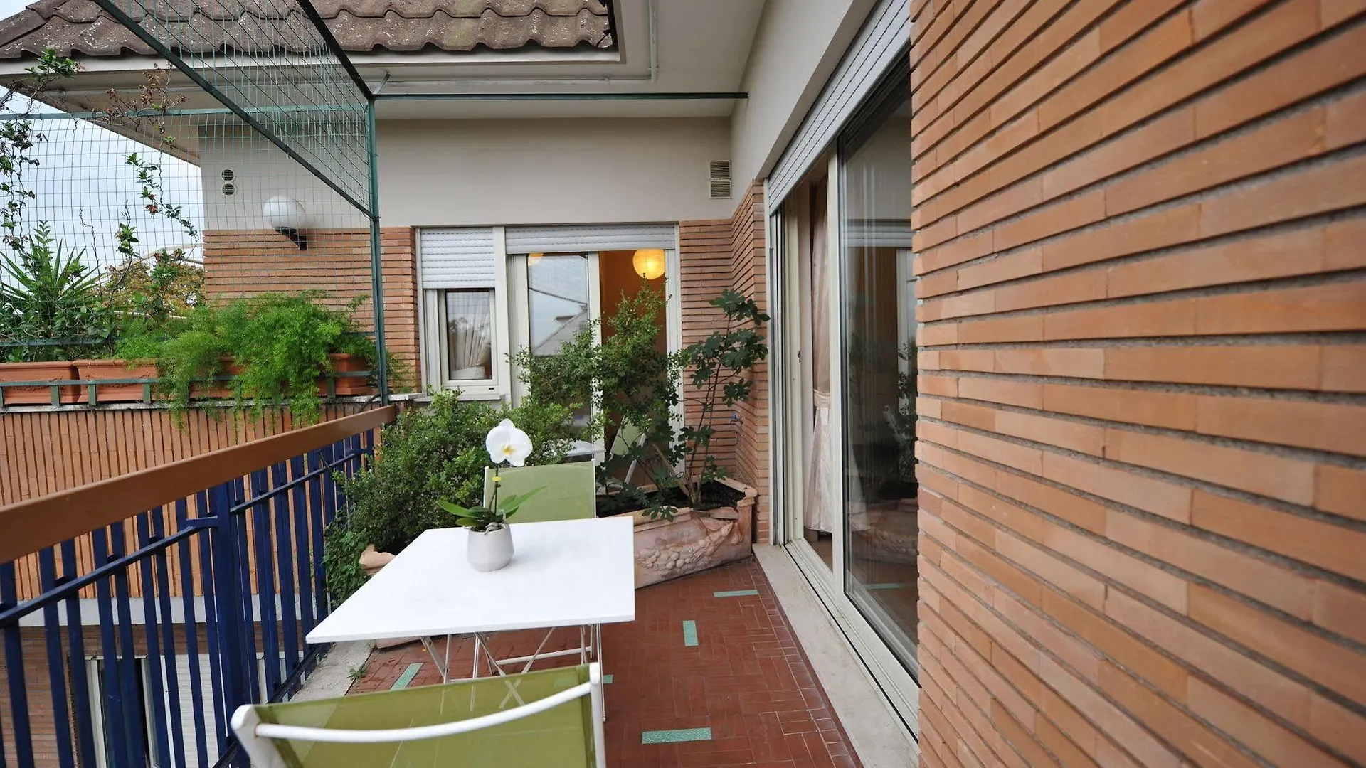 ** Bed & Breakfast B And B Roof Garden Zaccardi Italy